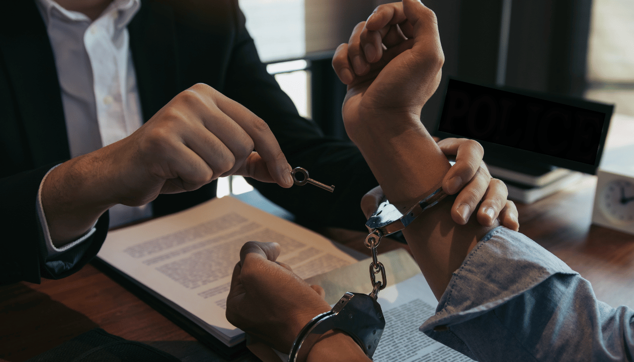 Can ICE arrest green card holders?